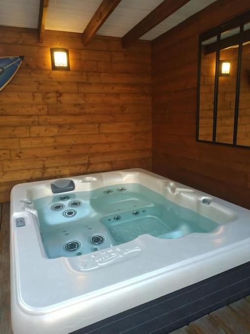 شقة Studio Jacuzzi Prive A 8 Min A Pied De La Plage لا سيوتا المظهر الخارجي الصورة
