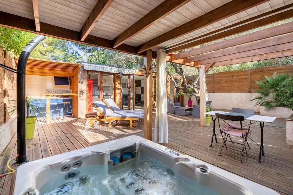 شقة Studio Jacuzzi Prive A 8 Min A Pied De La Plage لا سيوتا المظهر الخارجي الصورة